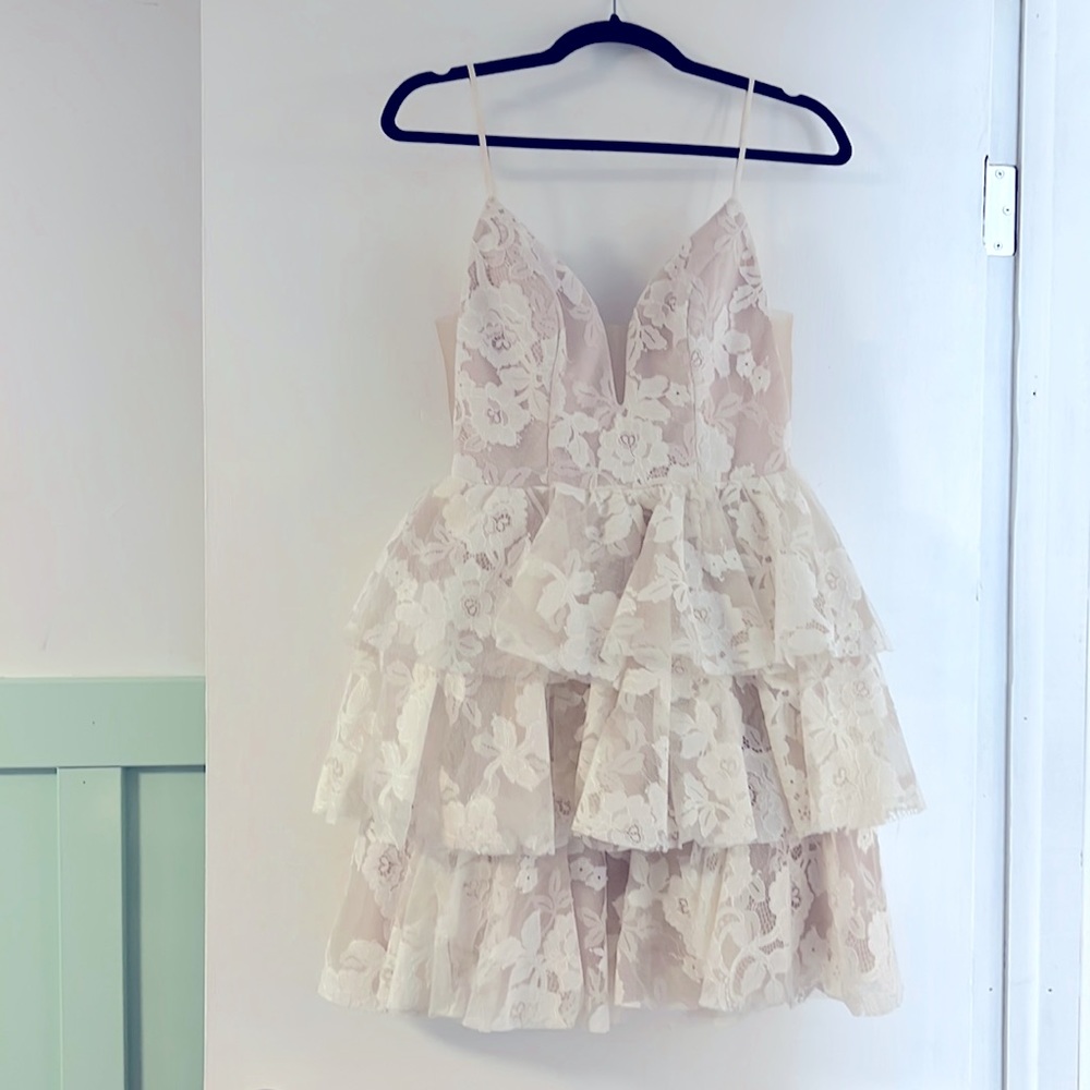 Size 2 - Perfect for Rehearsal dinner for wedding - fun, flirty dress